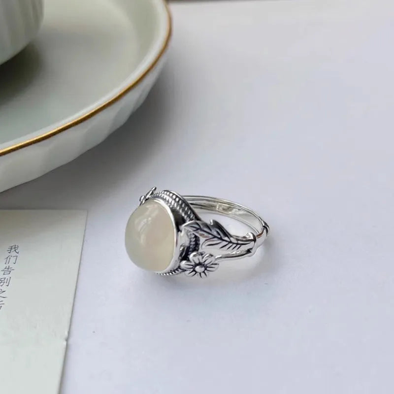Adjustable open mouth vintage copper ring with white chalcedony colour and U-shaped design