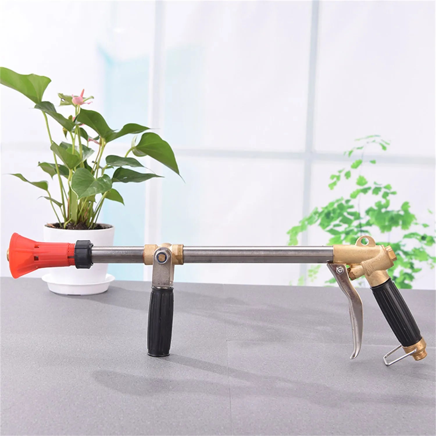Submachine gun style adjustable high-pressure agricultural spray gun for pesticide application
