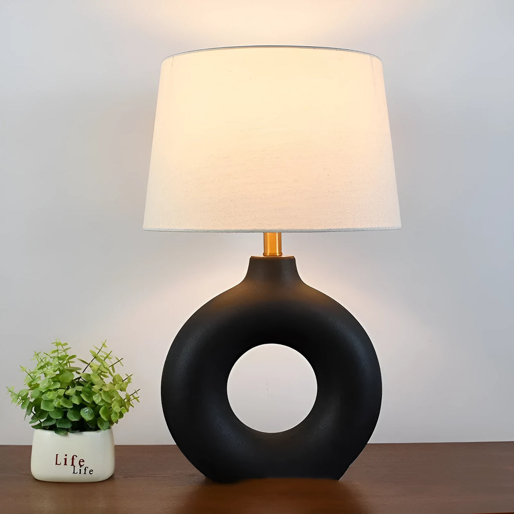 Feng Japanese-style ceramic table lamp with white finish and button switch