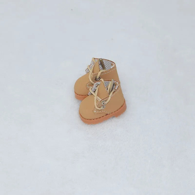 Replacement shoes for 17cm fashion dolls in various styles and colours