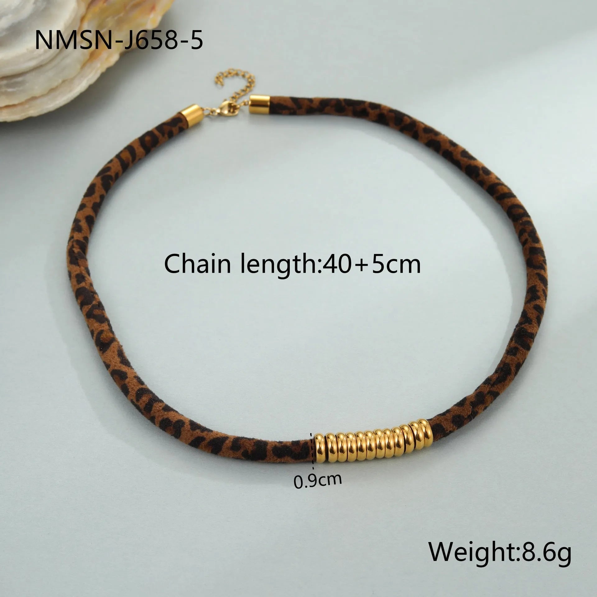 Women's stainless steel necklace with geometric leopard pendant on adjustable 41-50cm chain with 18K gold electroplated finish