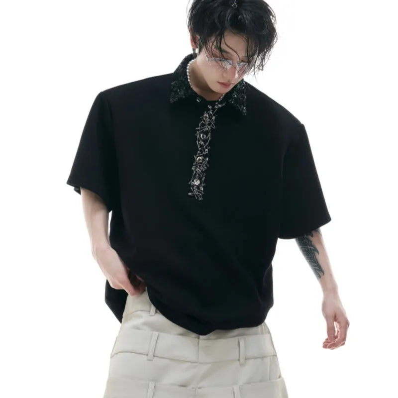 Men's black loose polo shirt with embroidered and sequinned square collar, short sleeves.