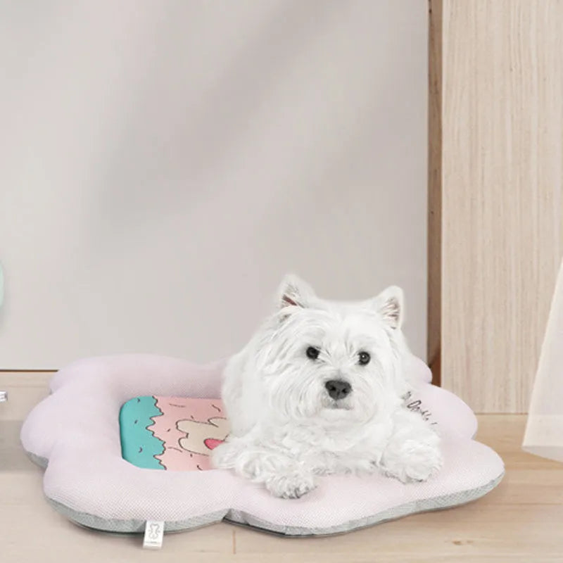 Green pet cooling mat for dogs and cats showing cold gel core technology and size dimensions