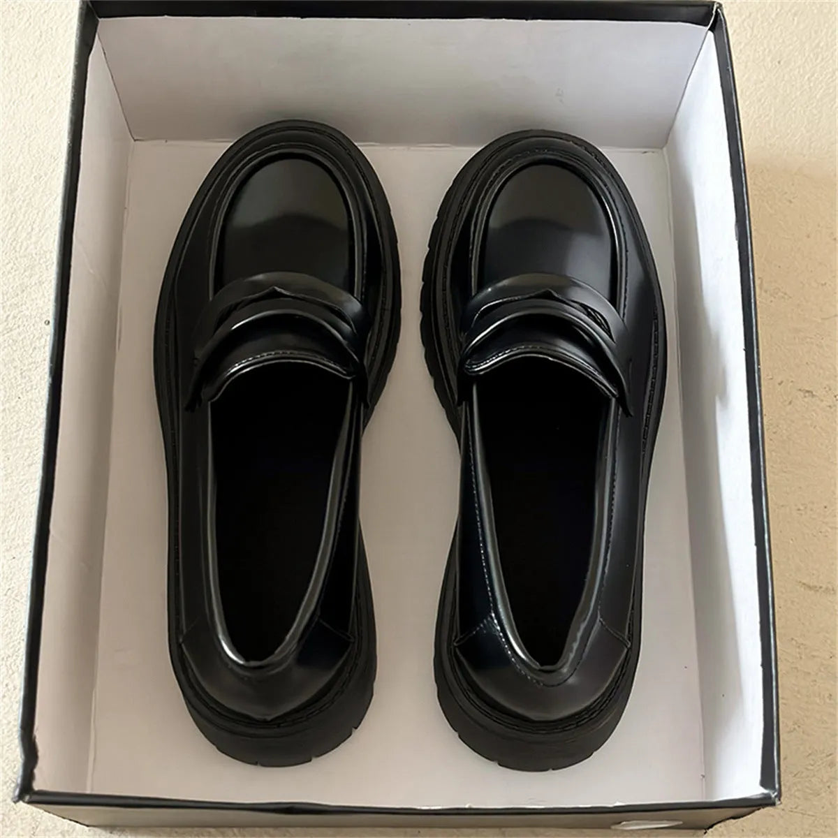 Women's chunky heel platform British style leather shoes with low heel and round toe in black