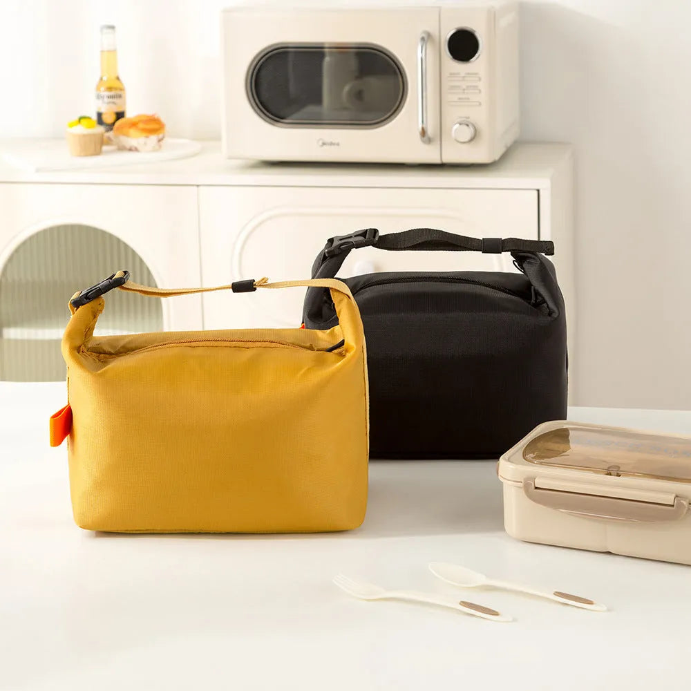 Japanese style insulated lunch bag in Oxford cloth with thermal preservation functions