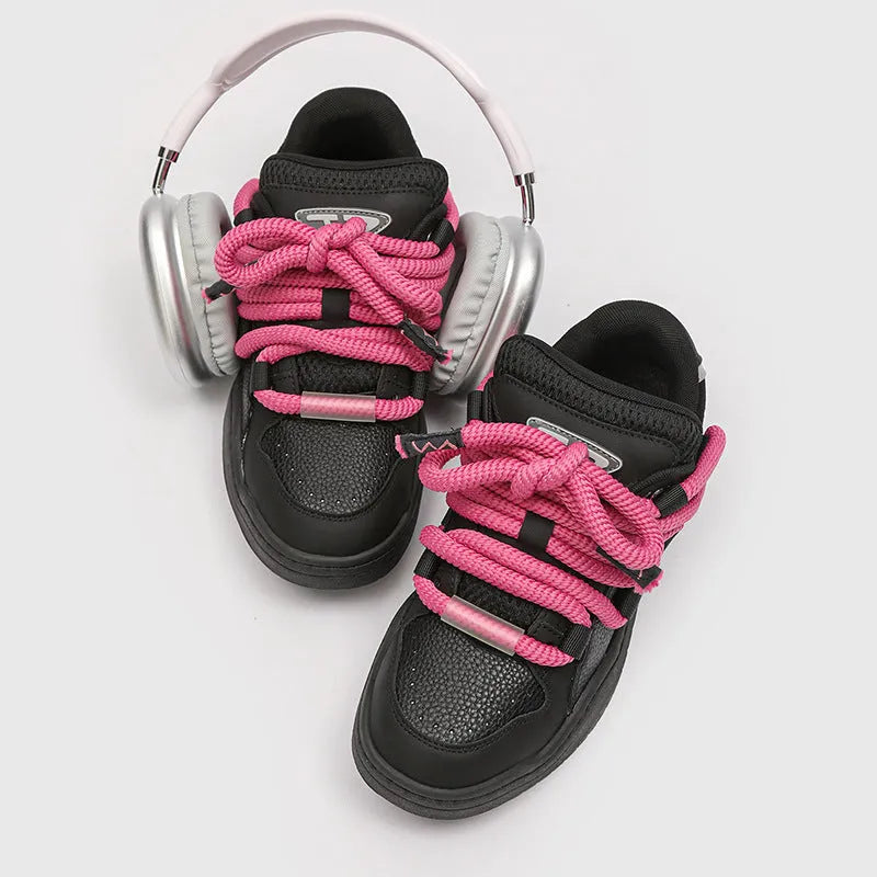 Casual thick sole shoes in four colours with rubber soles and lace-up design