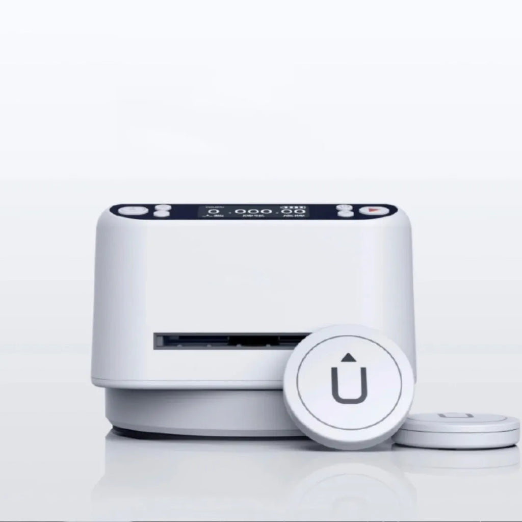 Automatic poker dealing device with plastic housing and card dispenser
