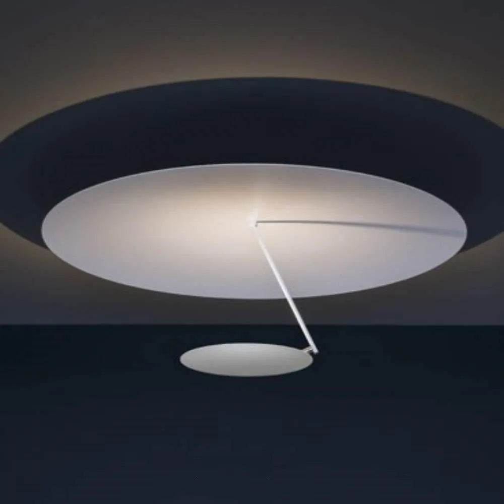 White or white gold iron ceiling lamp with warm LED light, 50cm diameter.