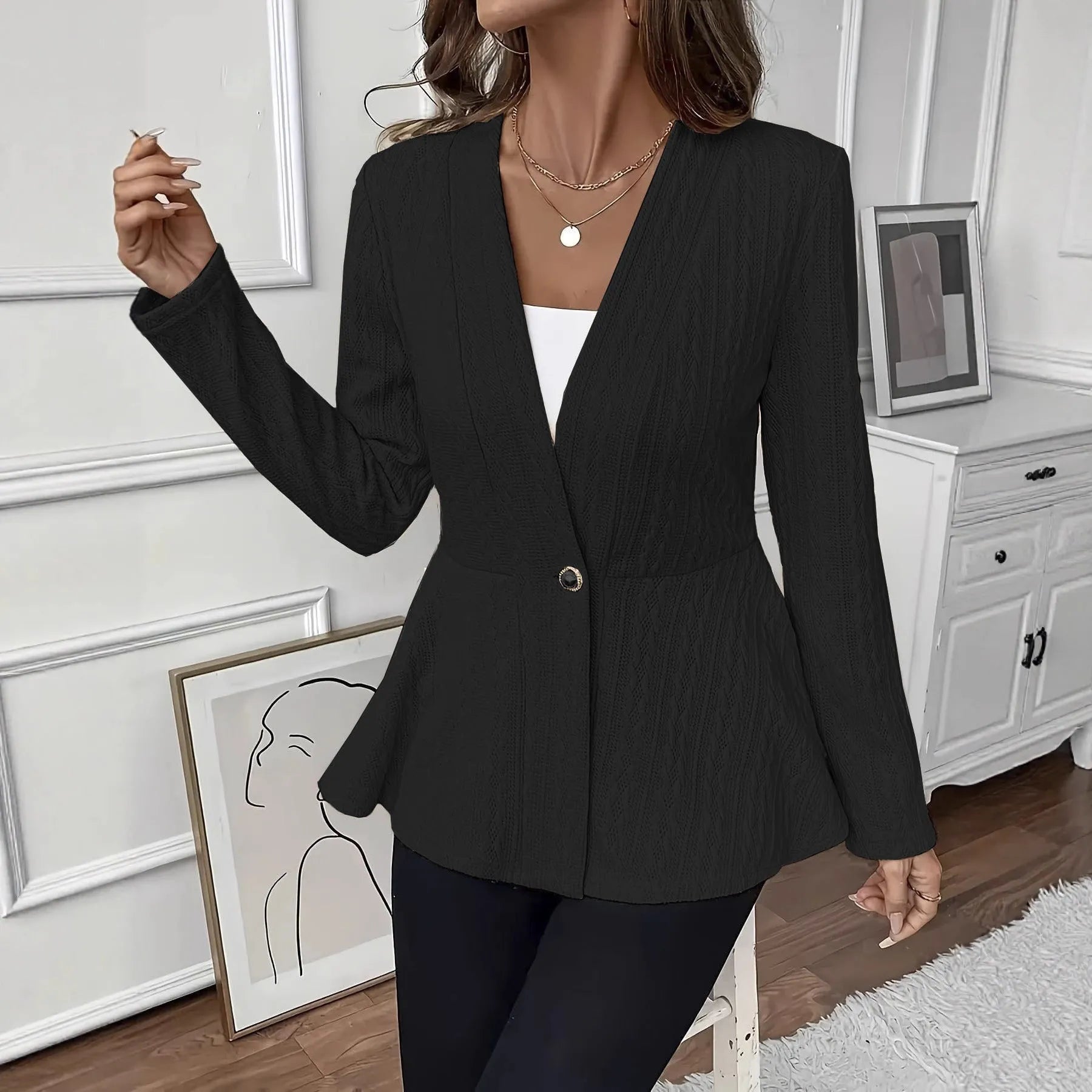 Women's solid colour knitted cardigan with one-button closure in apricot or black options
