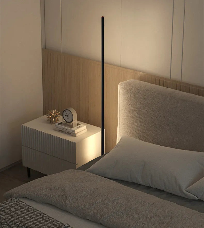 Vertical aluminium alloy floor lamp in modern simplicity style with three height options
