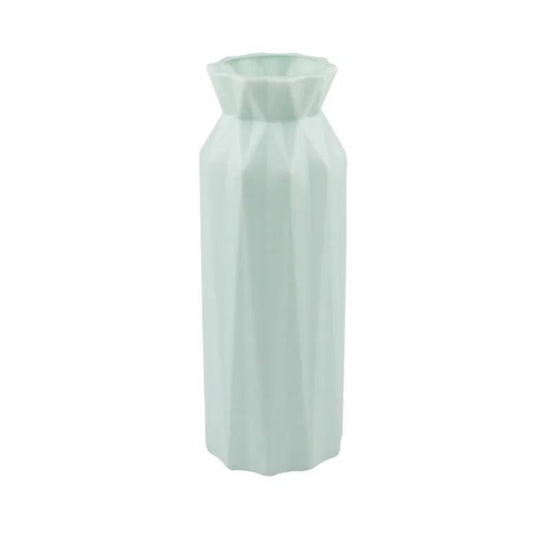 Drop-resistant melamine vase in green, grey, pink, or white with a 7.2 cm base.