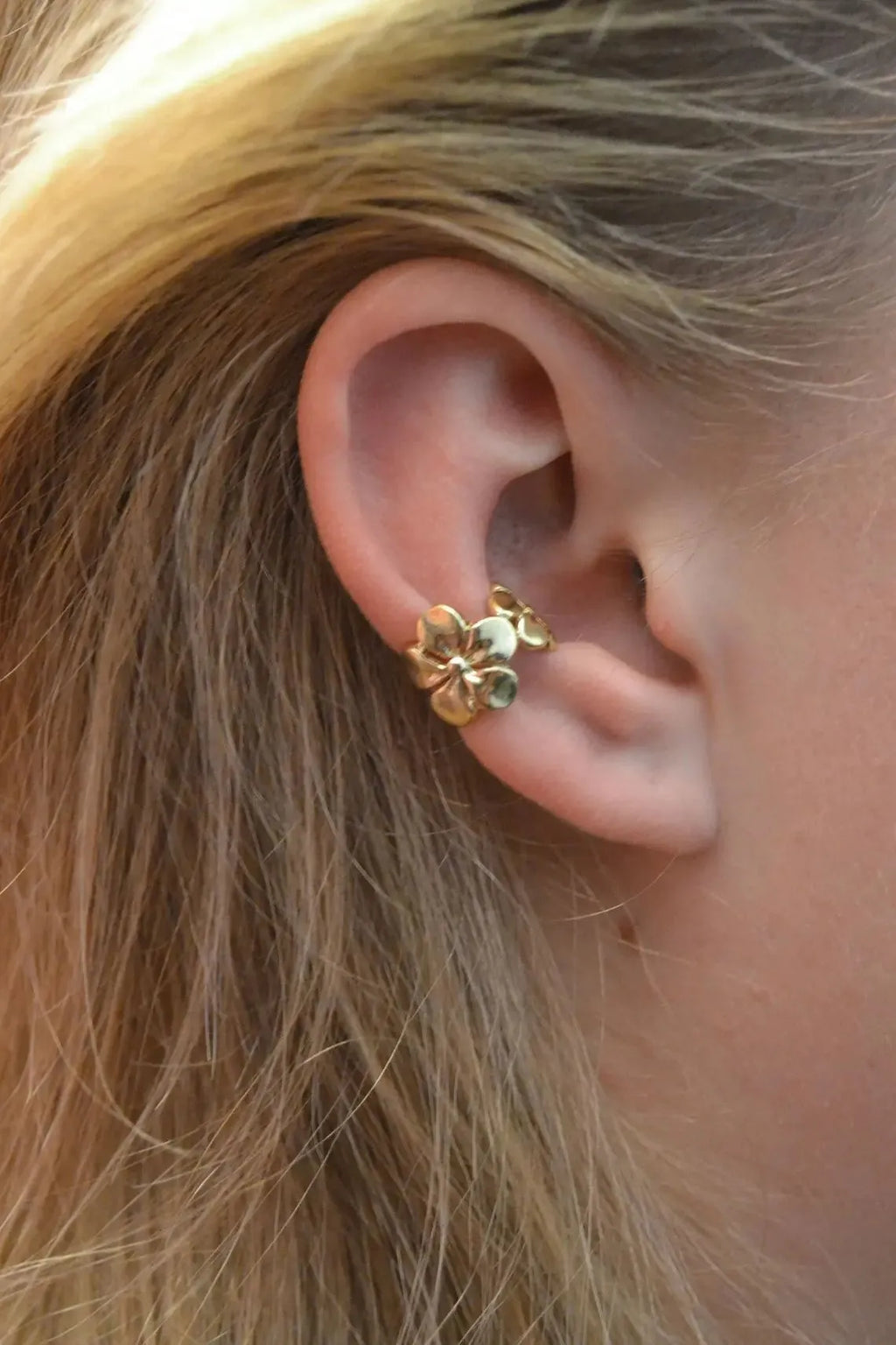 Women's gold starfish and conch shell drop earrings with marine-themed alloy charms