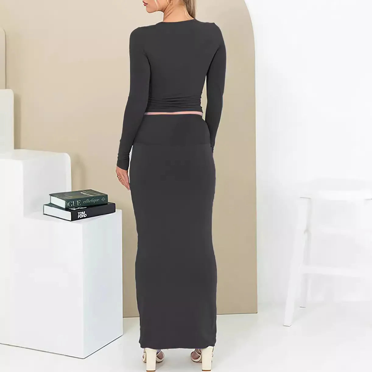 Women's autumn two-piece suit with three-quarter sleeve top and long skirt in sanded polyester fabric
