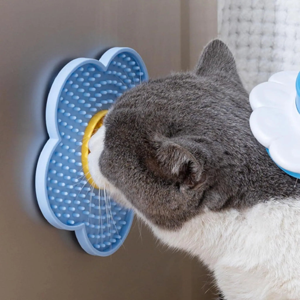 Flower-shaped silicone licking mat for pets with suction cups on the back, in a choice of colours.