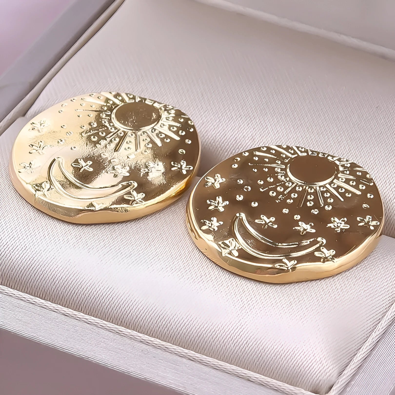 304 stainless steel geometric shell stud earrings with gold or silver electroplated finish