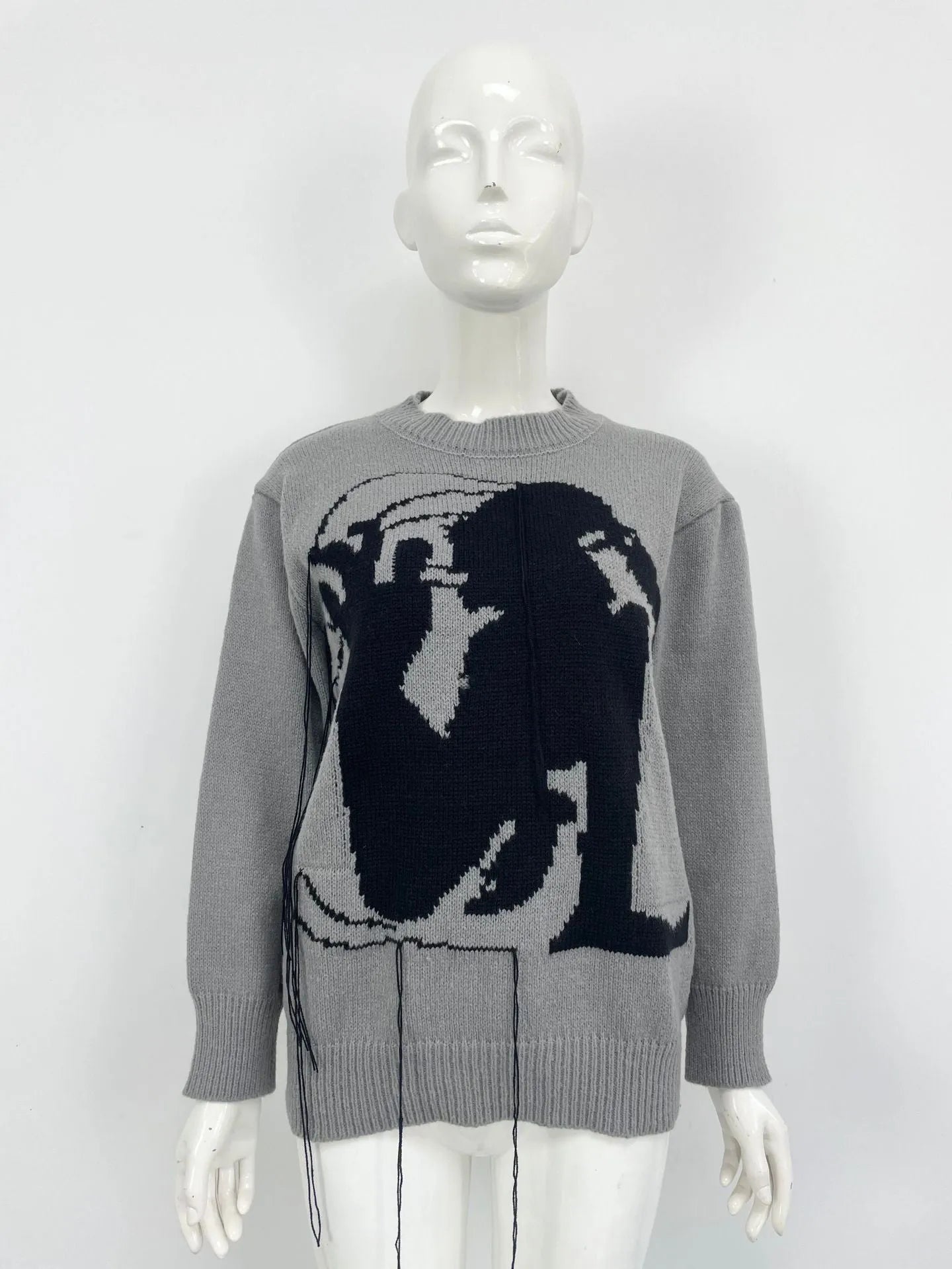 Women's loose grey alpaca wool sweater with tassel decoration and abstract pattern, round neck street fashion pullover