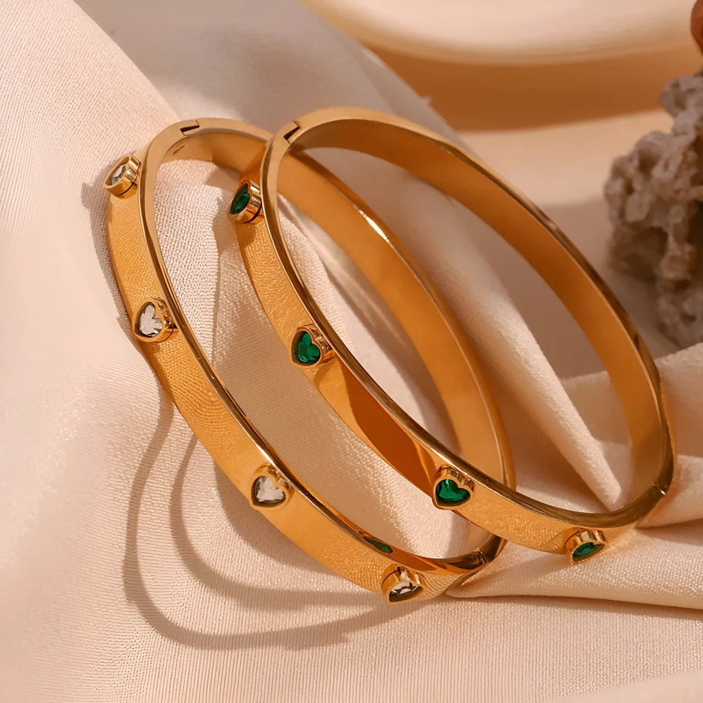 Golden stainless steel bracelet with micro-inlaid peach heart pendant and zircon or diamond accents