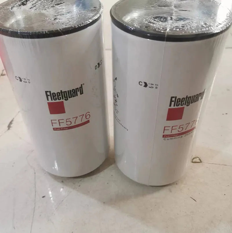 Glass fibre folding filter element for oil purification with 32mm ports.