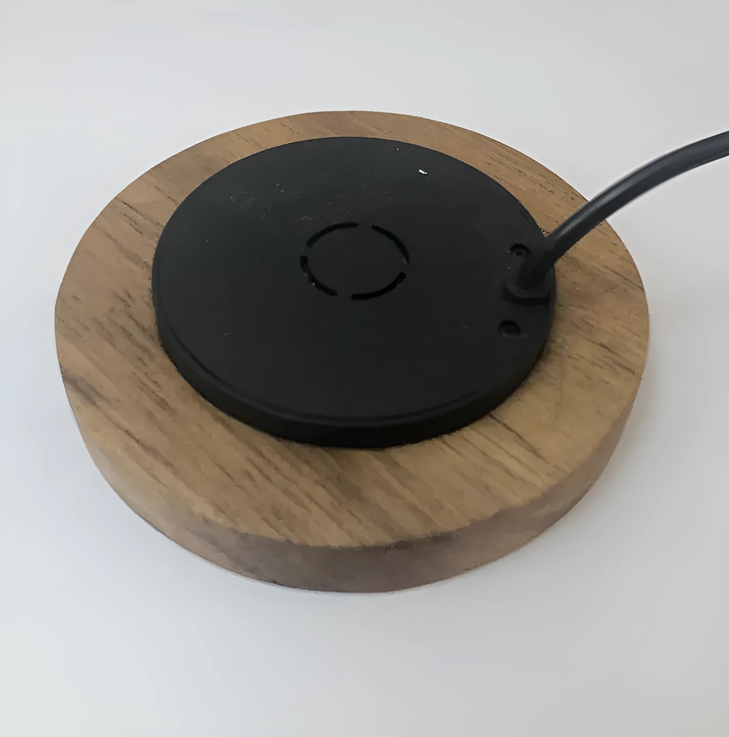 Hidden desk wireless phone charger with 60mm round bed for iPhone Samsung Huawei compatible devices