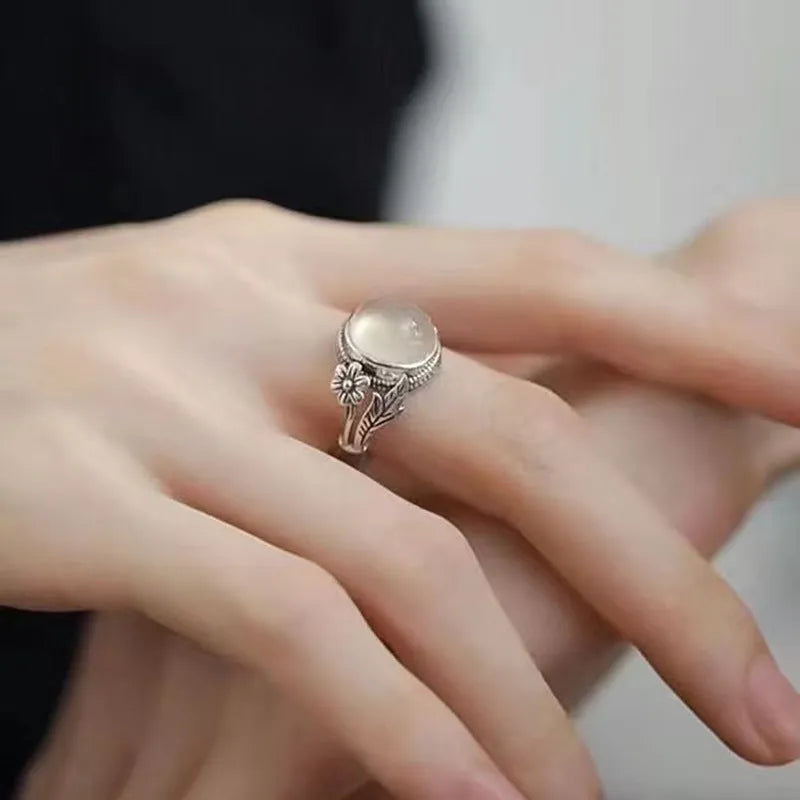 Adjustable open mouth vintage copper ring with white chalcedony colour and U-shaped design