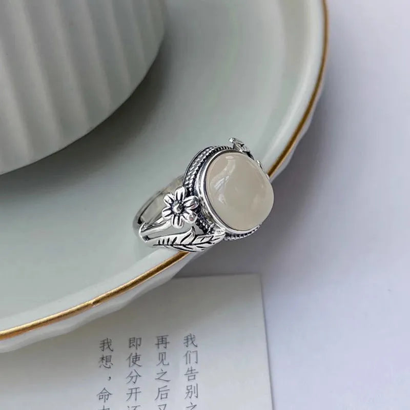 Adjustable open mouth vintage copper ring with white chalcedony colour and U-shaped design