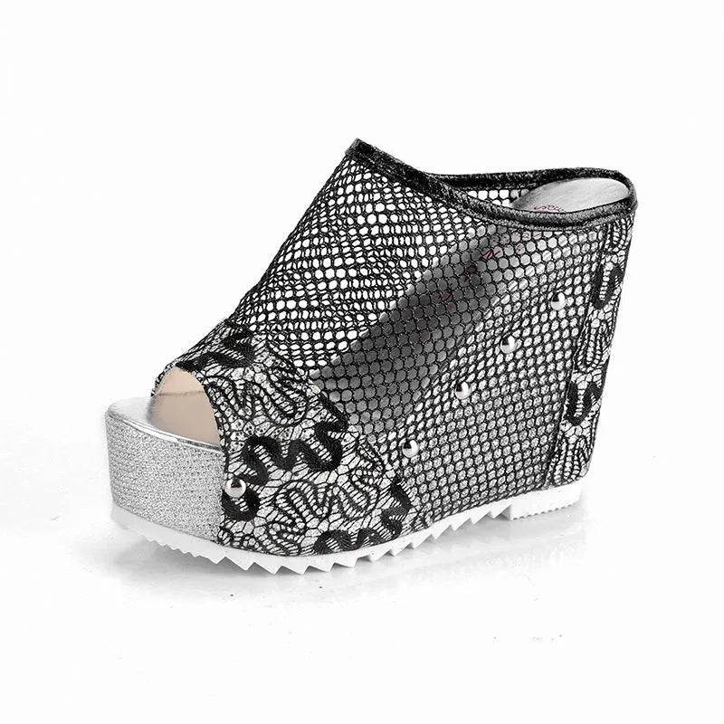 Women's chunky heel platform sandals with hollowed heel design in black colour