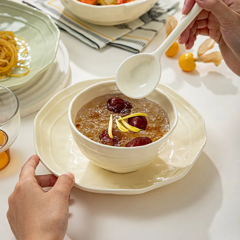 Seven-piece ceramic tableware set in solid colours with modern Japanese style design