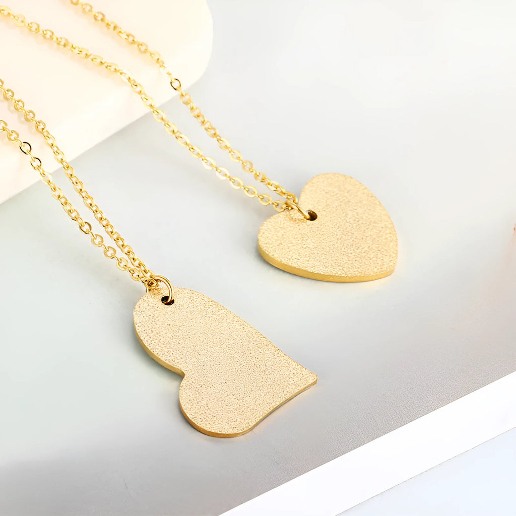 Women's titanium steel geometric heart-shaped pendant necklace in colour KN25736-Z.