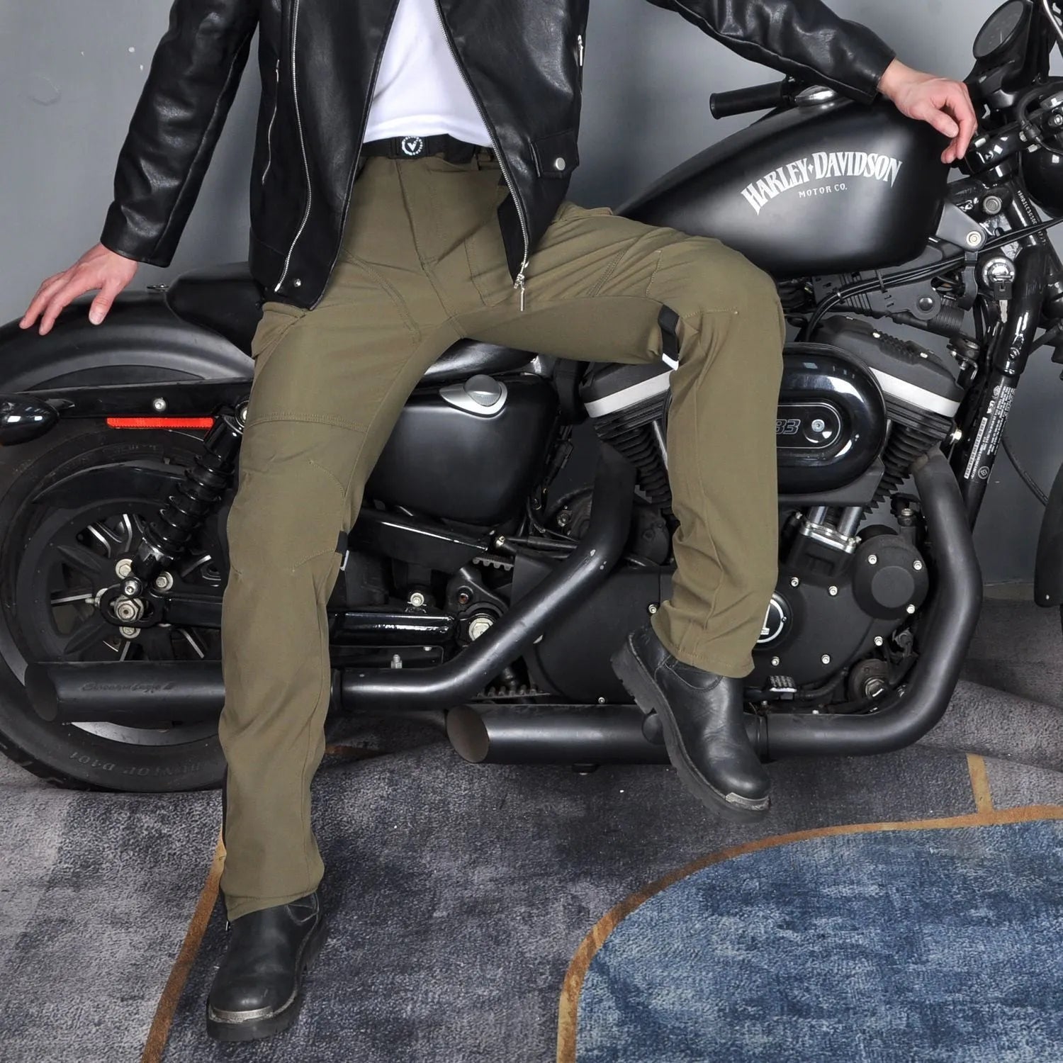 Men's black waterproof motorcycle trousers with protective gear set for cycling