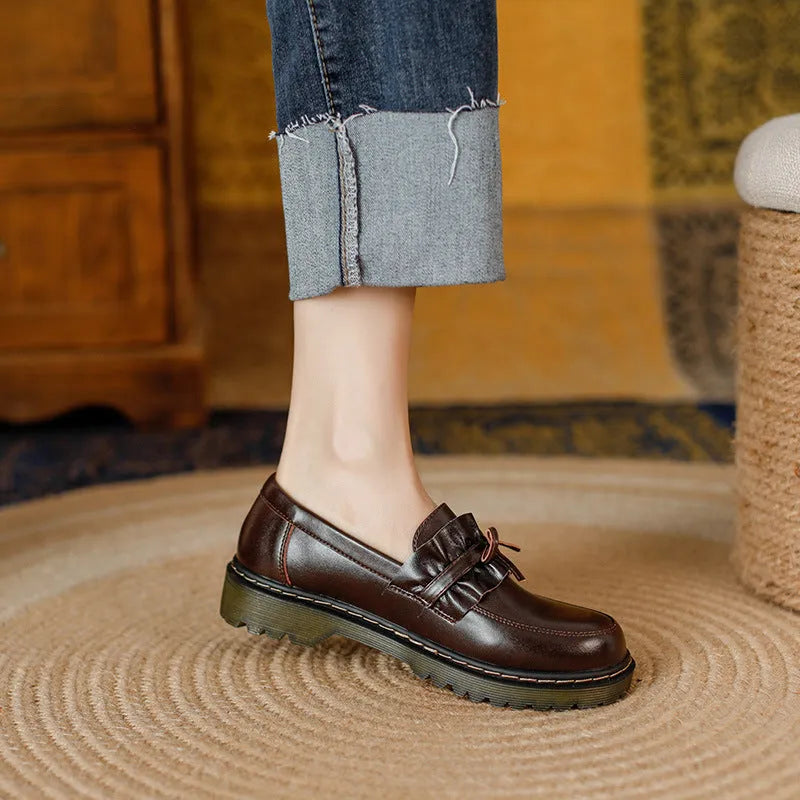British style women's leather shoes with round head toe, chunky flat heel, in black or brown colours