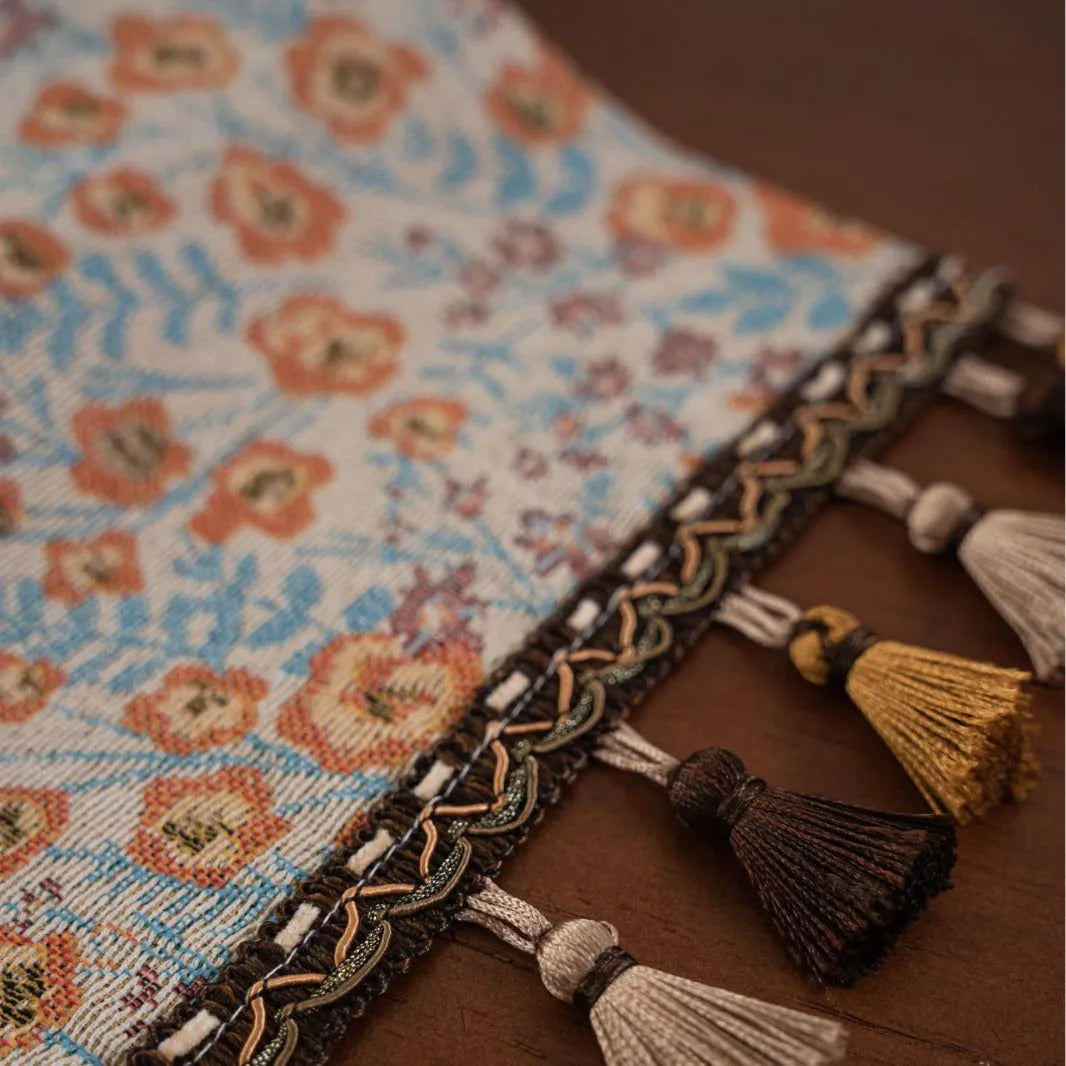 American style jacquard table runner with long tassels and floral pattern for wedding decoration