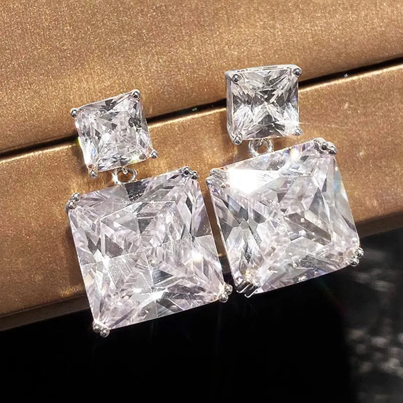 Geometric square copper earrings with quadrilateral pattern in white gold or gold finish