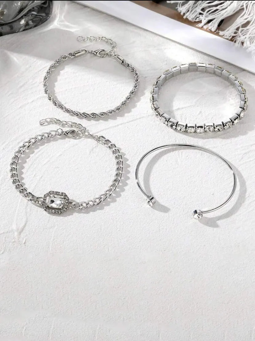 Women's four-piece alloy bracelet set with retro geometric square diamond design in gold or silver colour