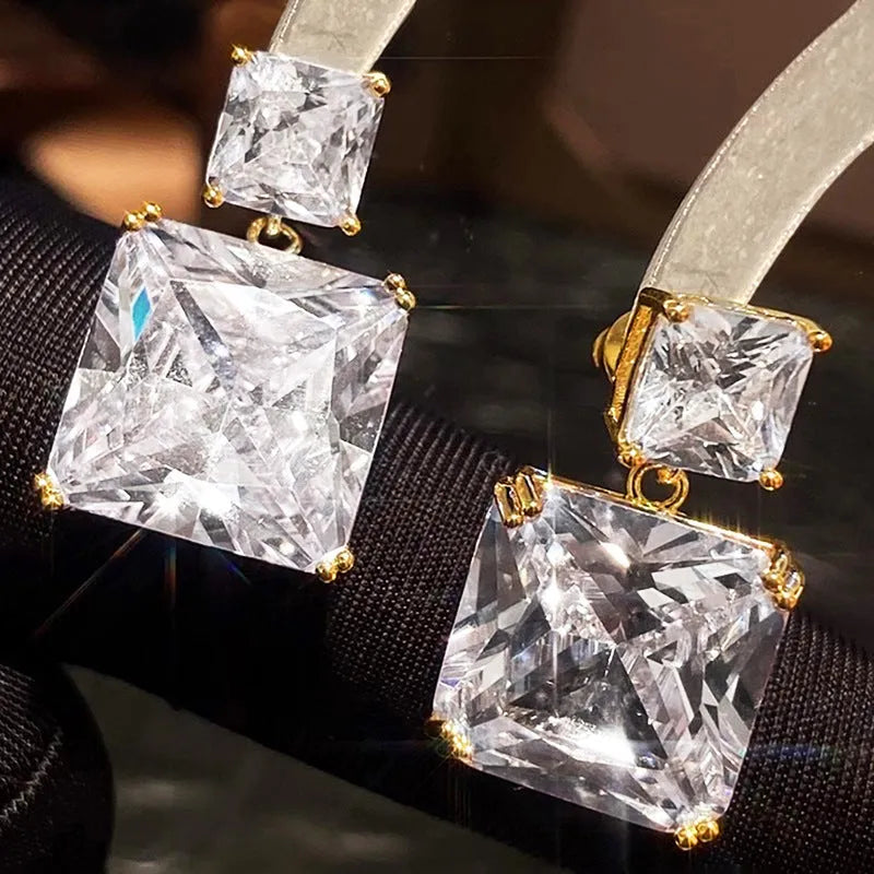 Geometric square copper earrings with quadrilateral pattern in white gold or gold finish