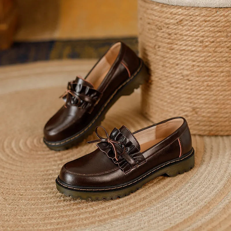 British style women's leather shoes with round head toe, chunky flat heel, in black or brown colours