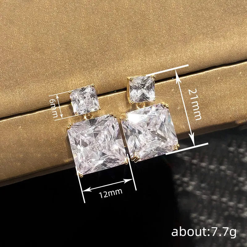 Geometric square copper earrings with quadrilateral pattern in white gold or gold finish