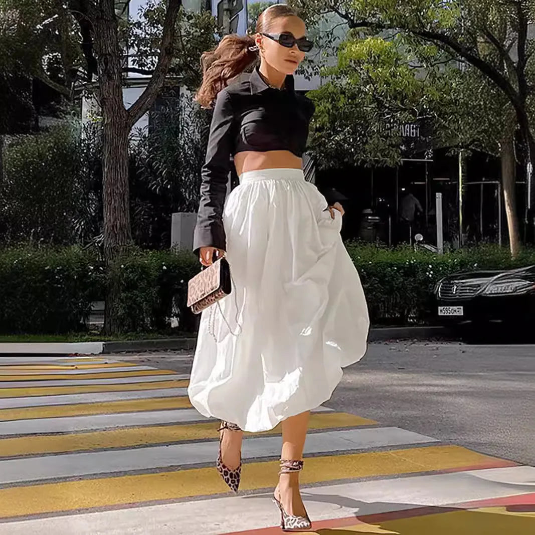 Women's long cotton skirt with elastic waistband in black solid colour