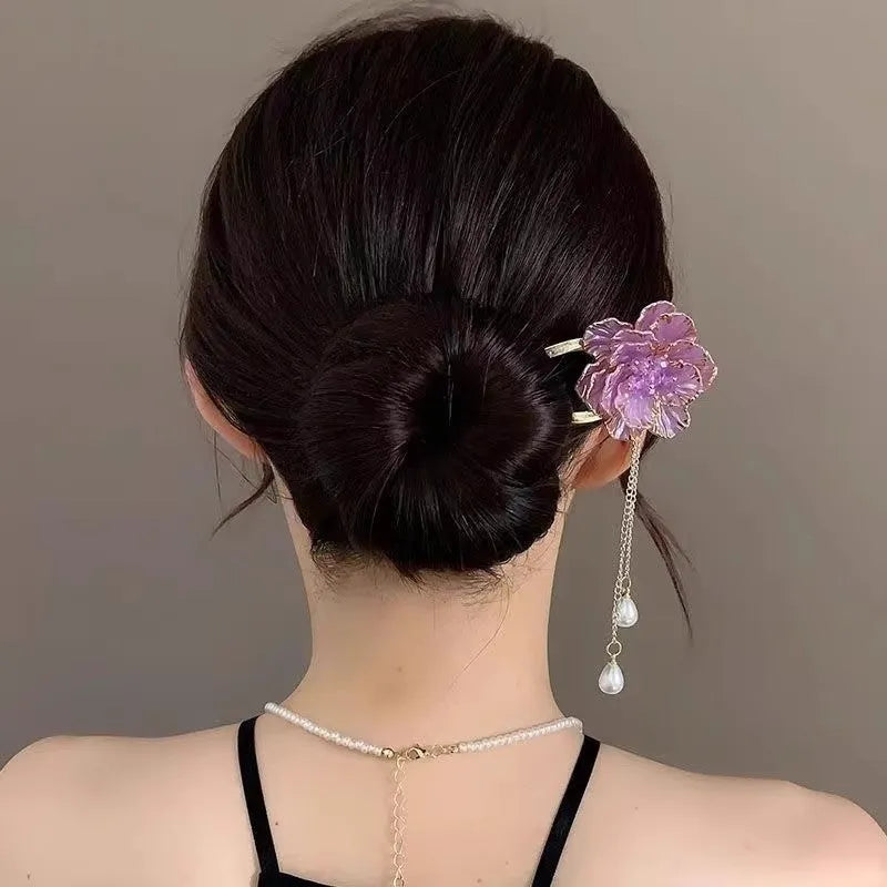 Purple and white peony flower U-shaped hairpin with tassel detailing for women's hairstyling