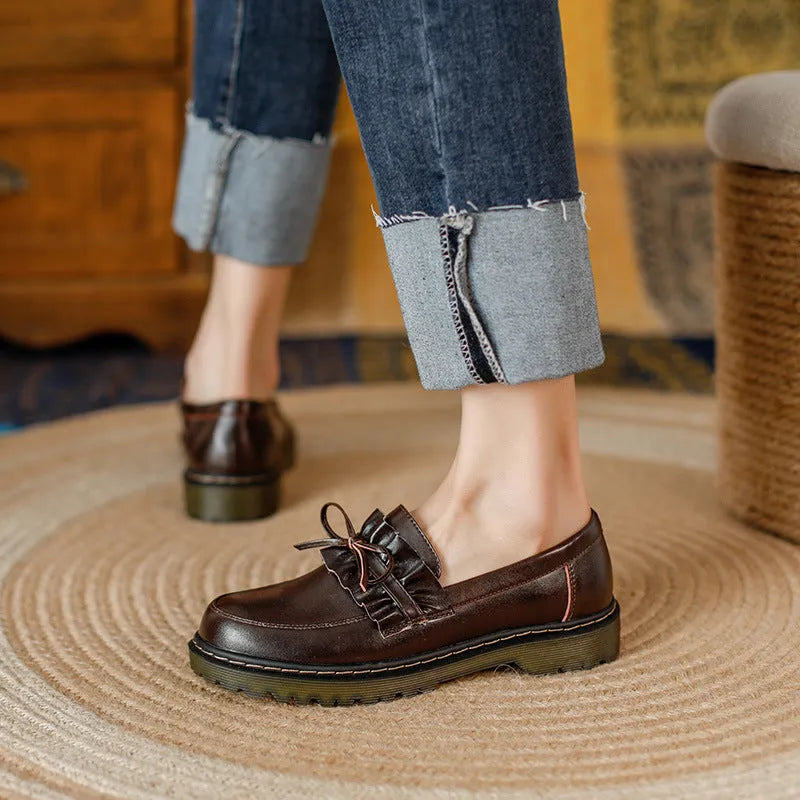 British style women's leather shoes with round head toe, chunky flat heel, in black or brown colours