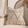Knitted cushion cover with tassel trim and printed pattern in 45x45cm size