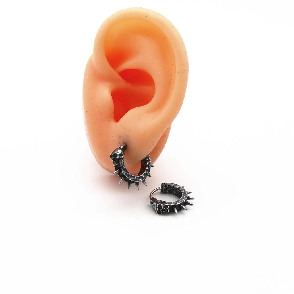 Geometric alloy earrings with motorcycle punk style in retro black colour