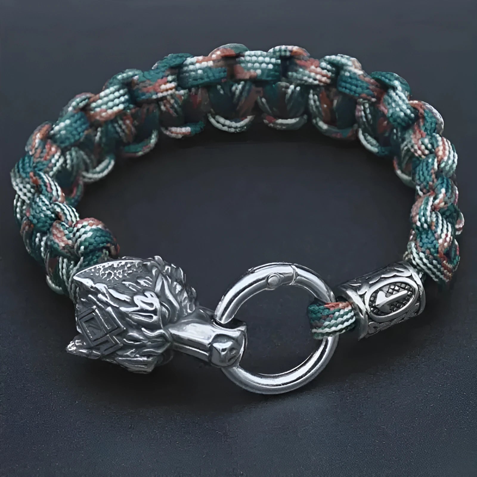 Stainless steel wolf head bracelet with Luen characters in camouflage colour.
