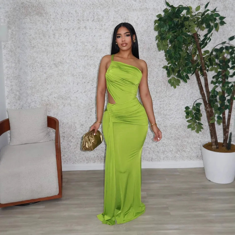 Women's long one-shoulder pleated dress in solid colour with European-American styling
