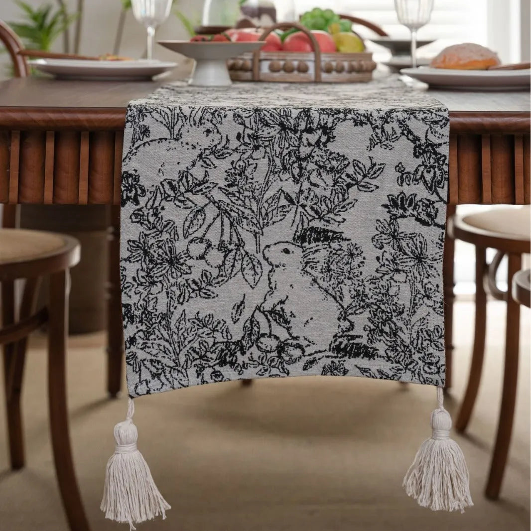 American style jacquard table runner with long tassels and floral pattern for wedding decoration