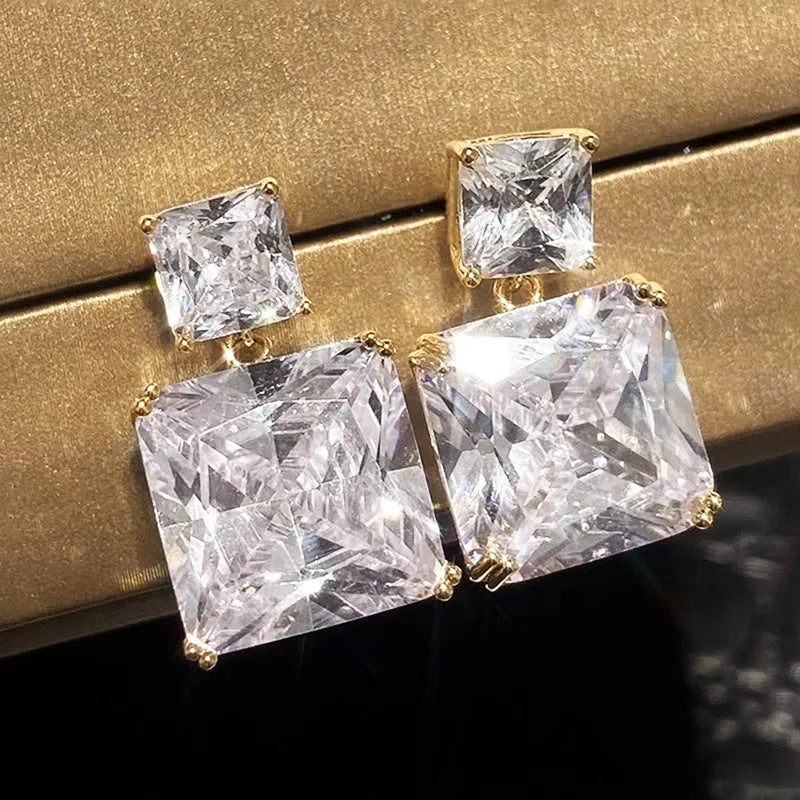 Geometric square copper earrings with quadrilateral pattern in white gold or gold finish