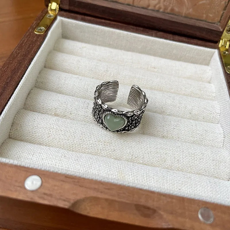 Retro wide-faced heart-shaped adjustable ring in white copper plated silver