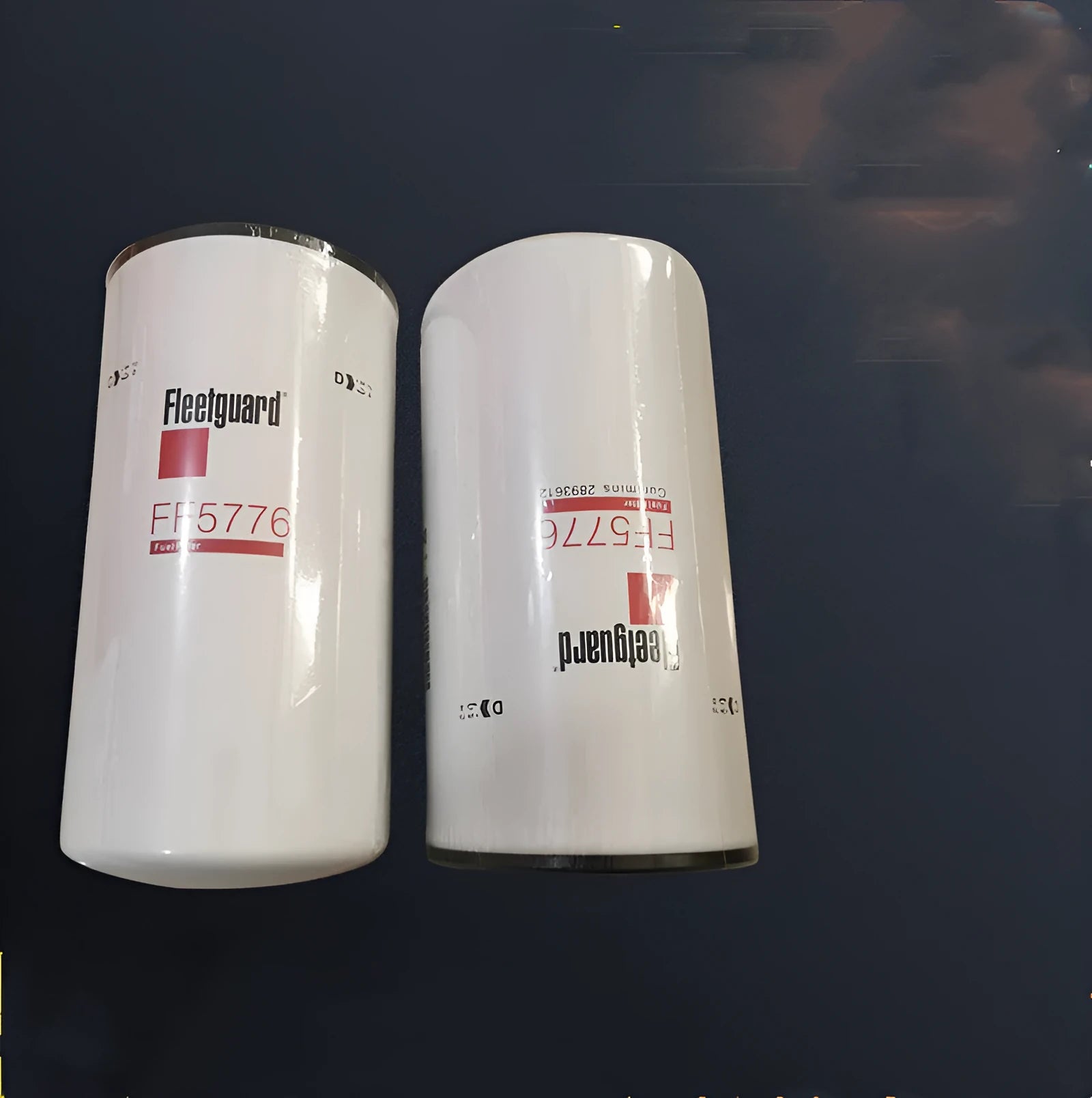 Glass fibre folding filter element for oil purification with 32mm ports.