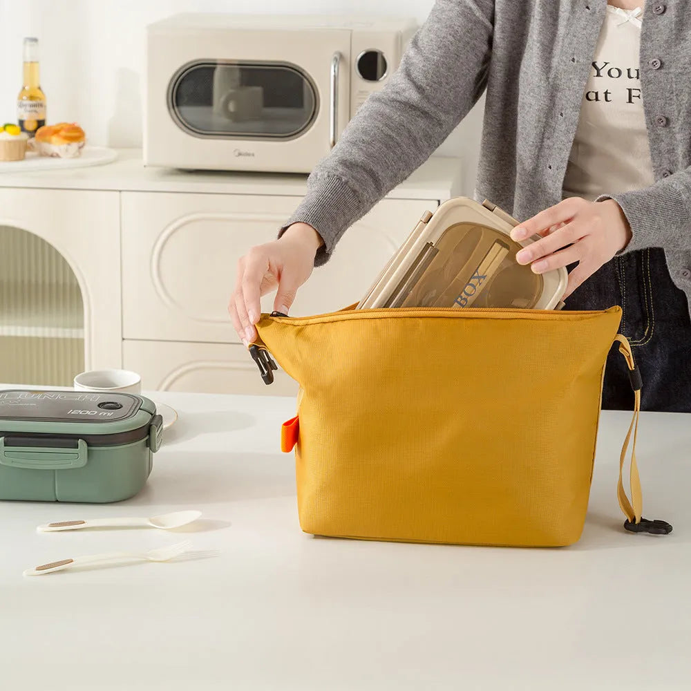 Japanese style insulated lunch bag in Oxford cloth with thermal preservation functions