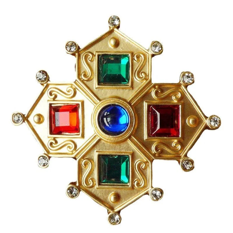 A vintage-style baroque brooch with a diamond shape in retro colours, made from zinc alloy.