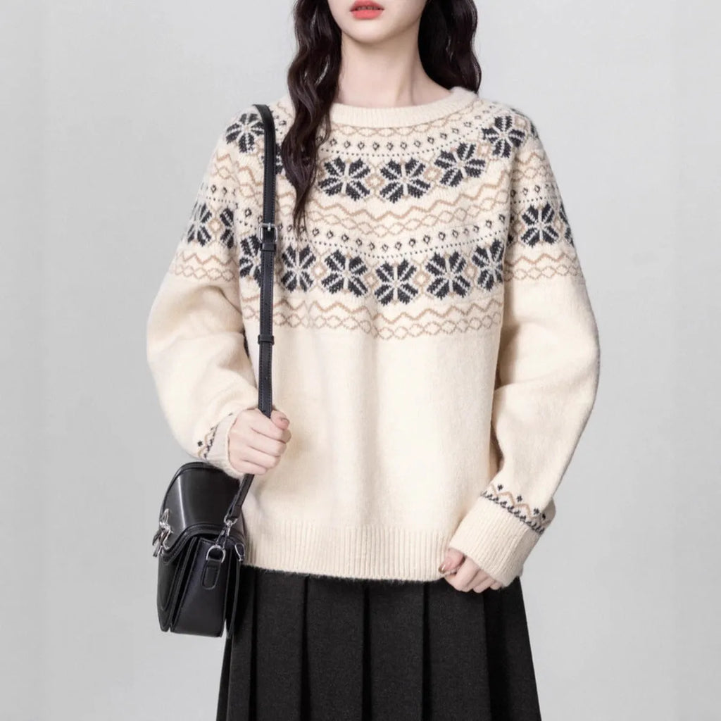 Women's milky white vintage fair isle pullover sweater with geometric pattern and crew neck
